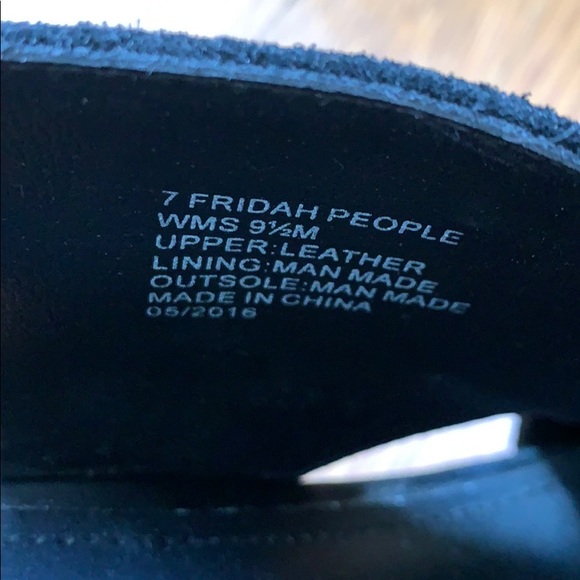 Kenneth Cole Reaction Sandals - Picture 8 of 8